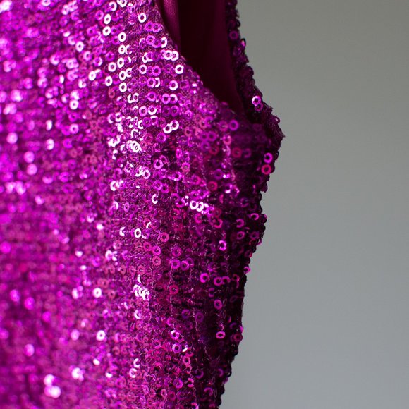Pink sequin bodycon dress - Picture 8 of 11